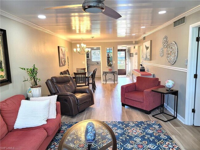 Building Photo - 1000 Manatee Rd