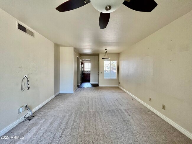 Building Photo - 1825 W Ray Rd