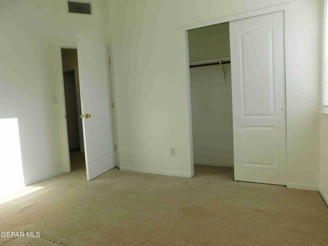 Building Photo - 14024 Tierra Halcon Dr