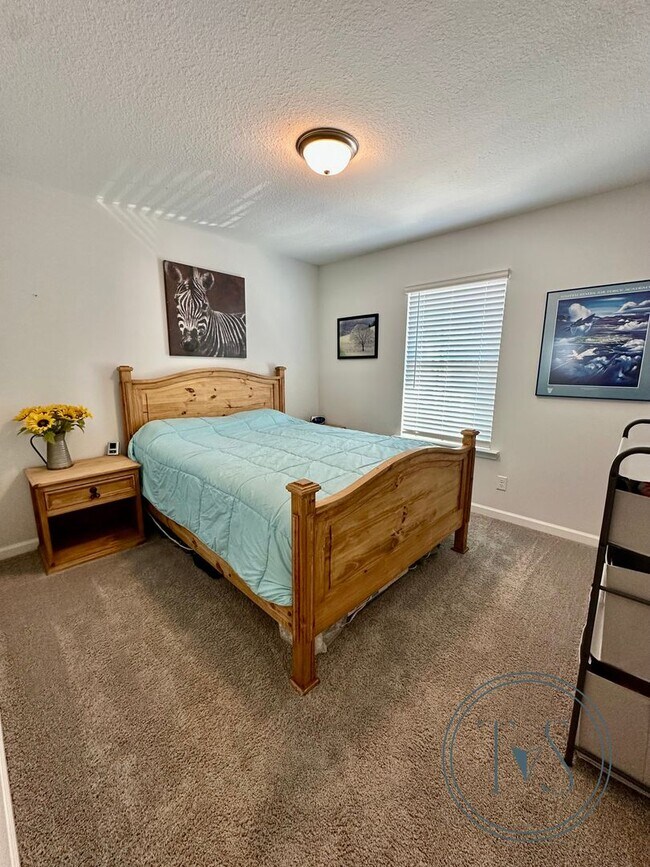 Building Photo - SPRING MOVE-IN SPECIAL: $1000 OFF 1ST MONT...