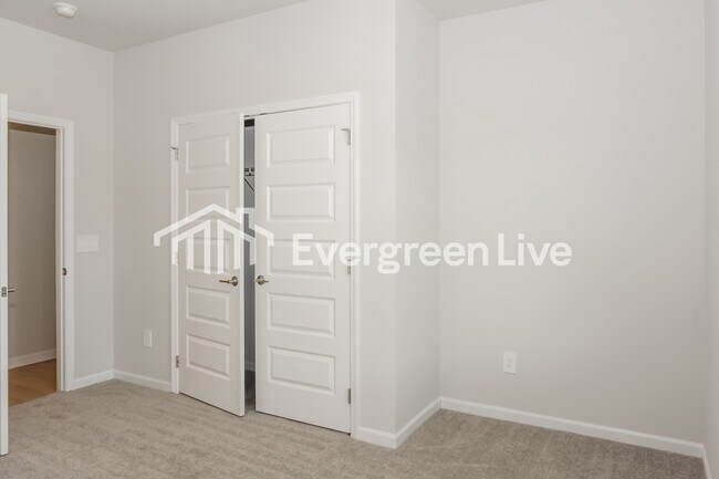 Building Photo - 164 Fenwick Pl