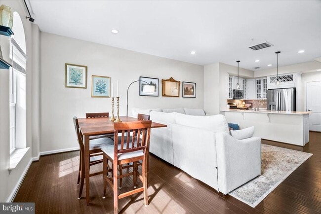 Building Photo - 6412 Walcott Ln