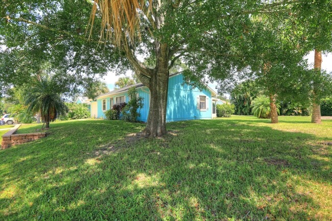 Building Photo - 1690 Seahouse St