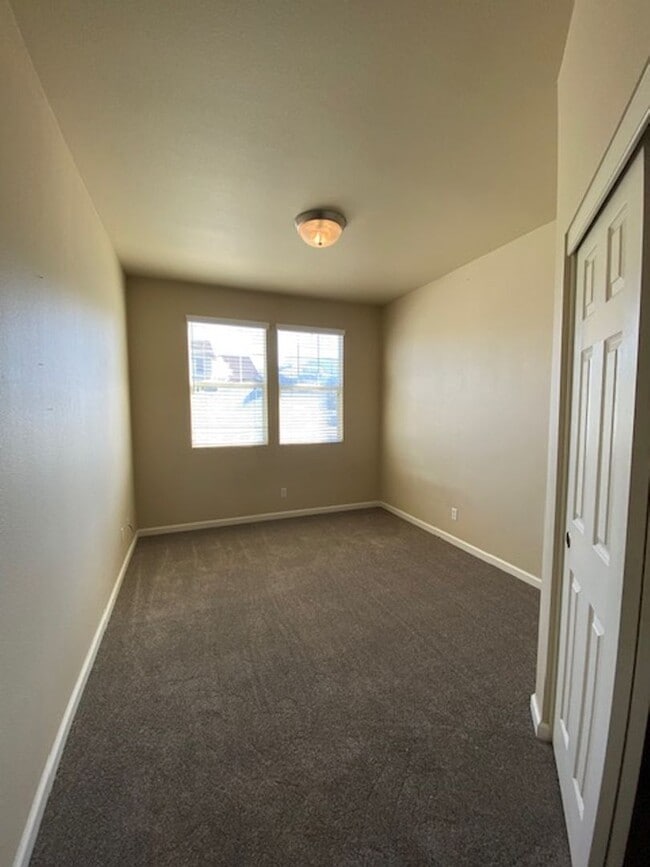 Building Photo - ~Beautiful 3 Bed 2 Bath House in Santa Rosa~