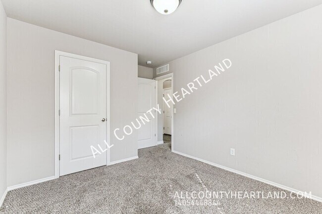 Building Photo - 9452 SW 29th Terrace