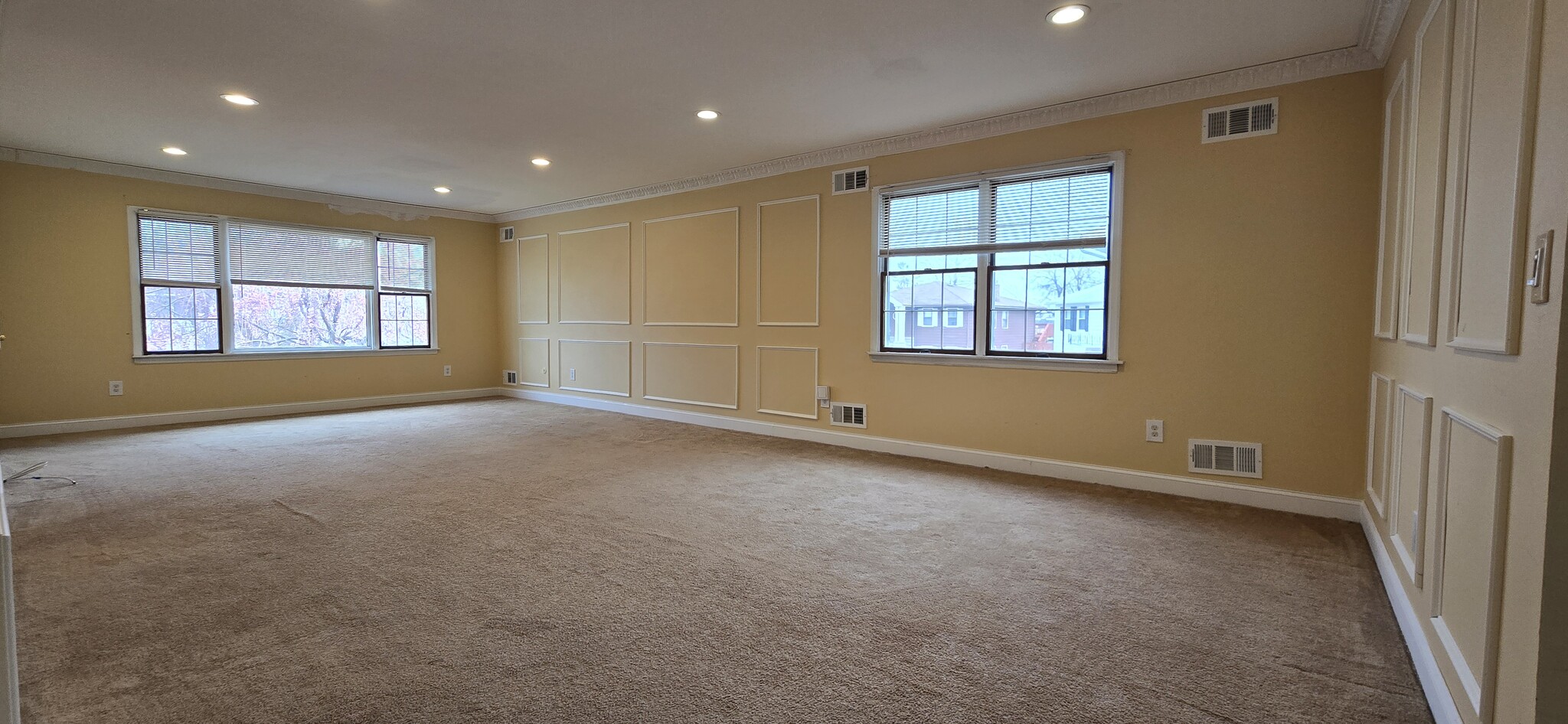 Building Photo - 76 Renaissance Dr