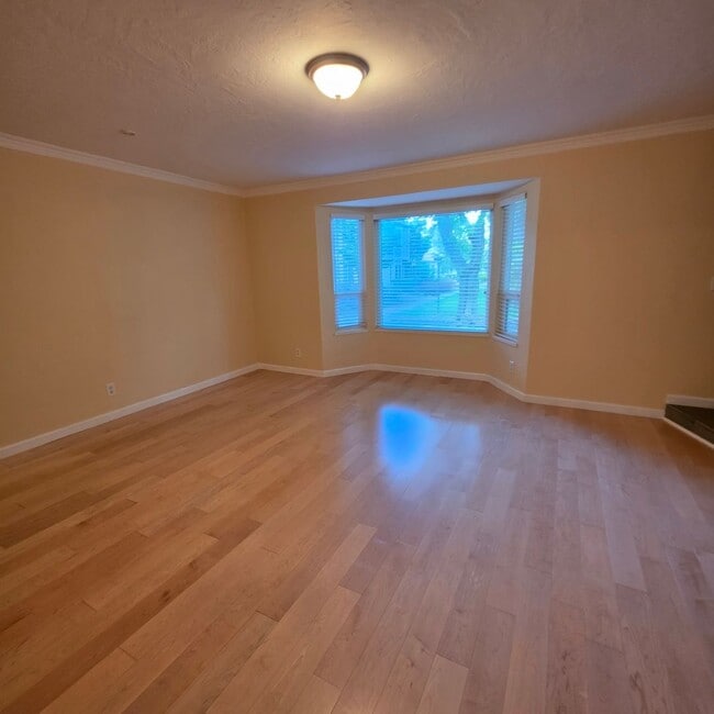 Building Photo - Cute 3BD/1.5BA Townhome with Great Commute location in Danville