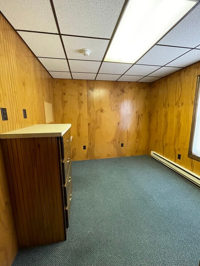 Building Photo - 618 East St