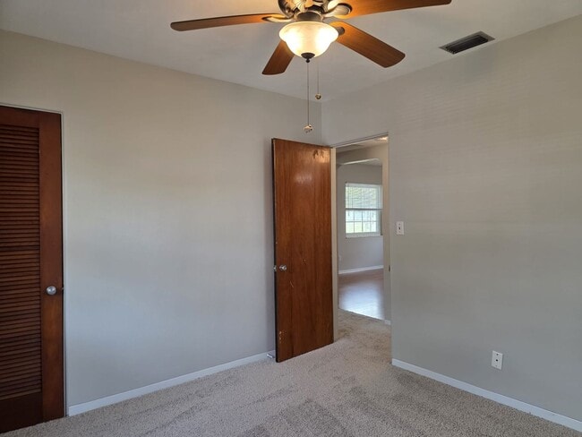Building Photo - 2 Bedroom Single Family Home in Central Gulfport