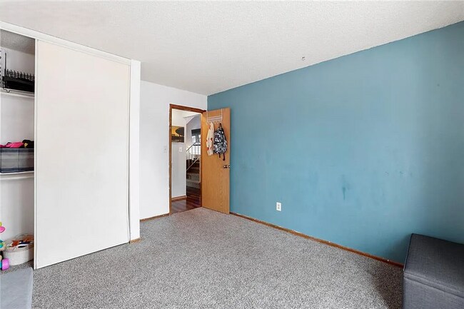 Building Photo - 4 Bedroom House for RENT
