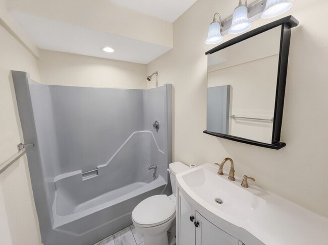 Building Photo - Beautiful Condo In Revere MA!