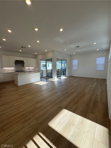 Building Photo - 436 Loon