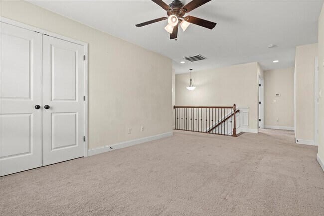 Building Photo - 1635 Lake Wateree Dr