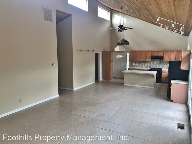 Building Photo - 5 br, 3 bath House - 3455 Moki Drive