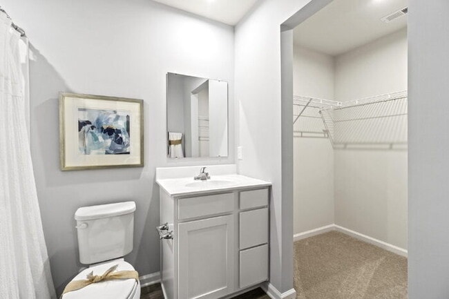 Building Photo - Modern End-Unit 3 BD/2.5 BA Greenville Tow...