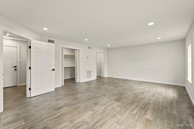 Building Photo - 413 S Los Cerritos Cir