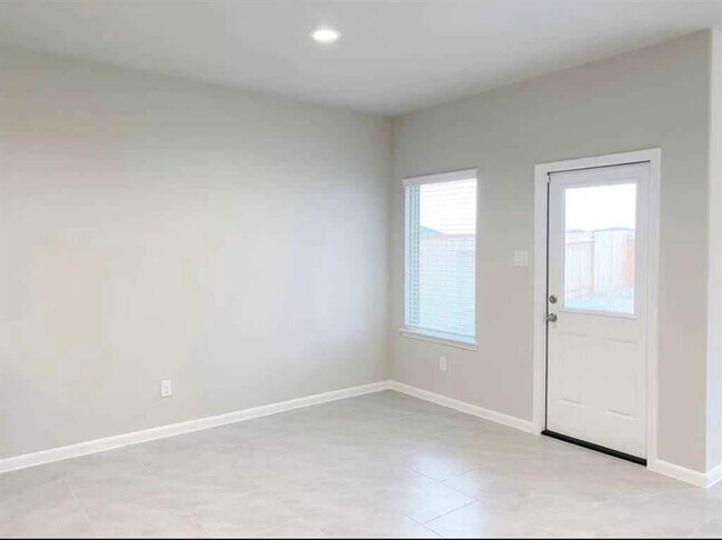 Building Photo - 29602 Juniper Ct