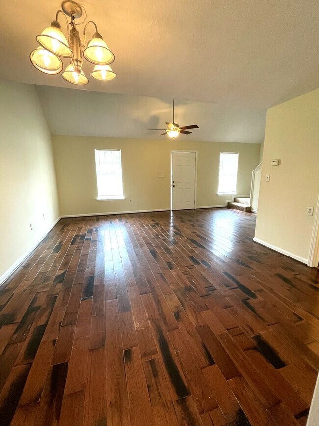 Building Photo - 1028 Cherry Hills Ct