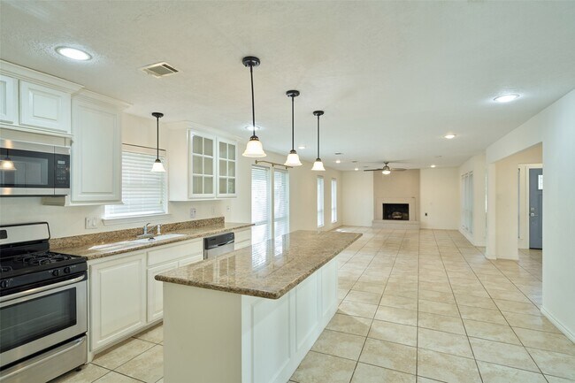 Building Photo - 11616 Timberwild St