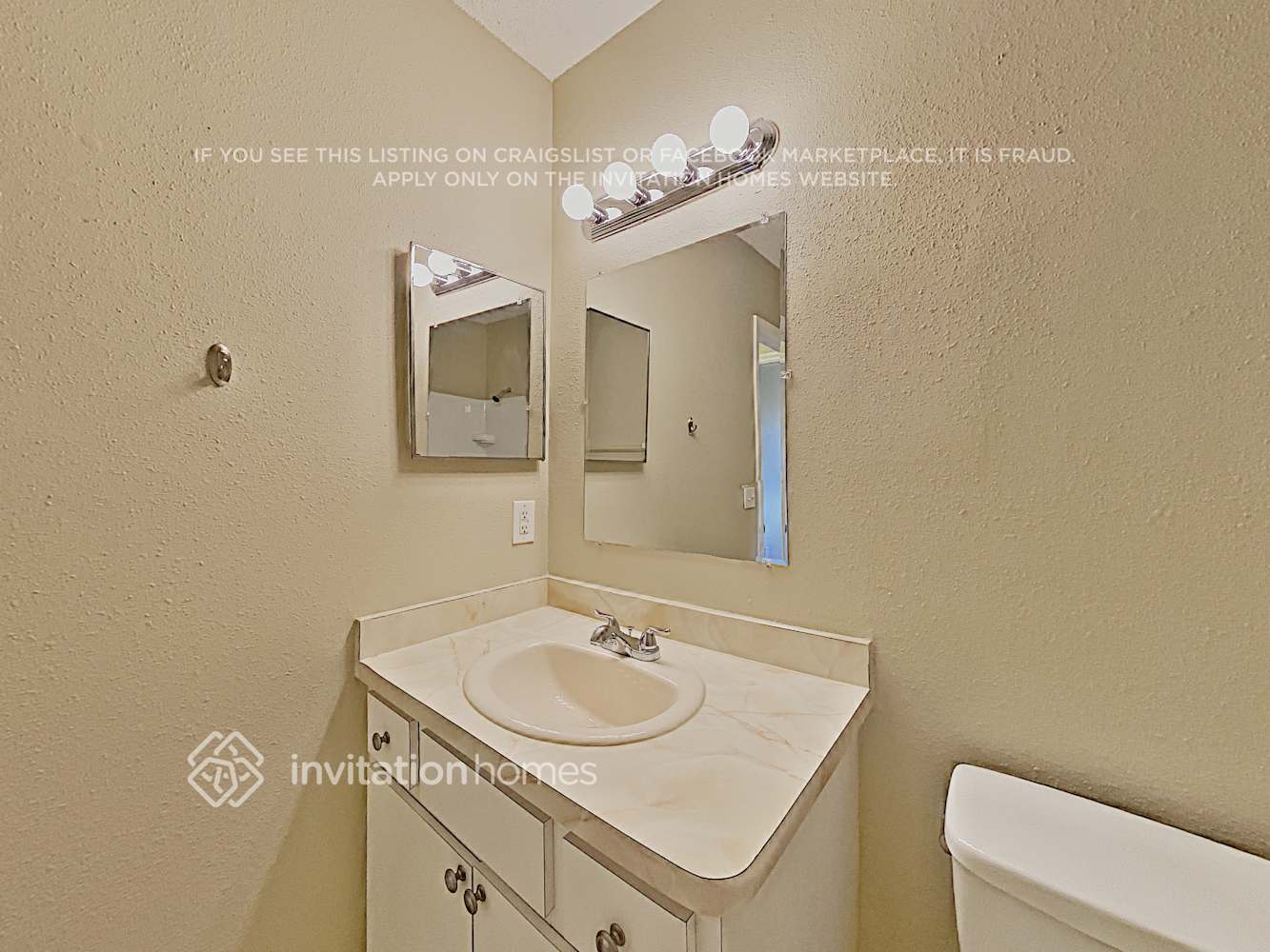 Building Photo - 122 Van Dyck Dr