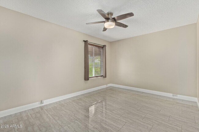 Building Photo - 8641 S 51st St