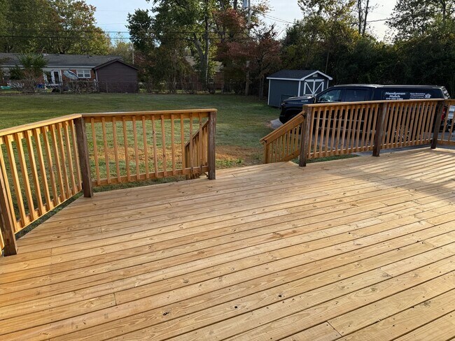 Building Photo - 516 Claremoor Ave