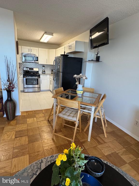 Building Photo - 5225 Pooks Hill Rd