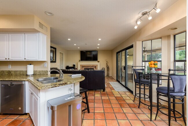 Building Photo - 16025 N 58th Pl