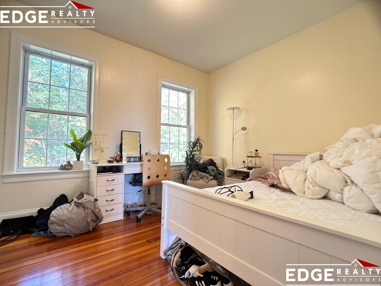 Building Photo - 107 Fisher Ave