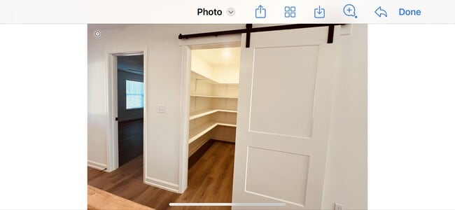 Building Photo - 190 N Luna Ln