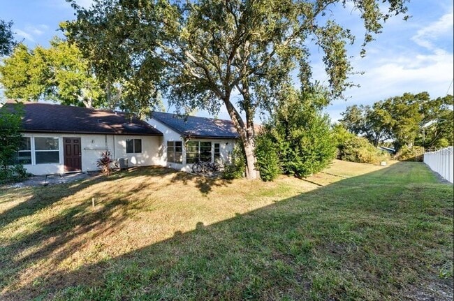 Building Photo - 2928 Bancroft Cir E