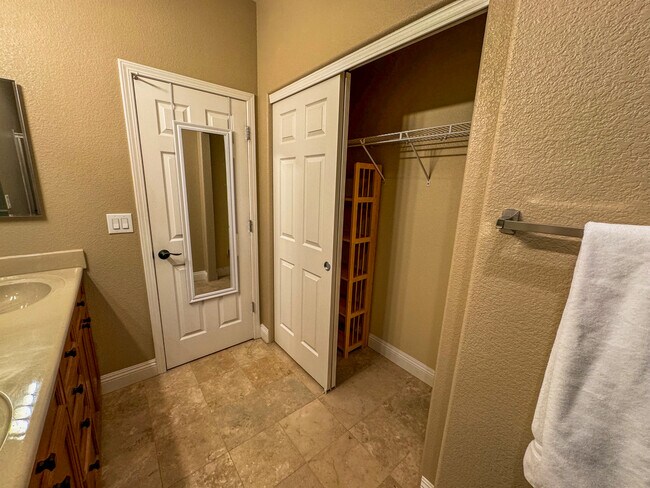 Building Photo - 3096 Sterling Ridge Cir