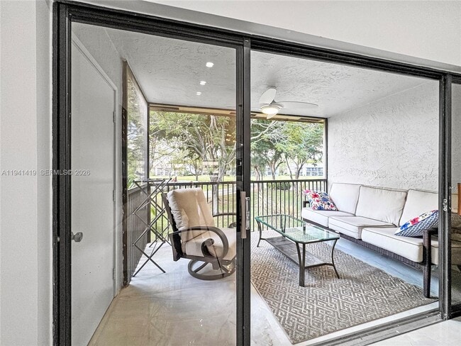 Building Photo - 1977 SW 15th St