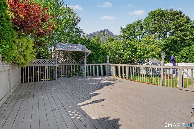 Building Photo - 92 Burwood Ave