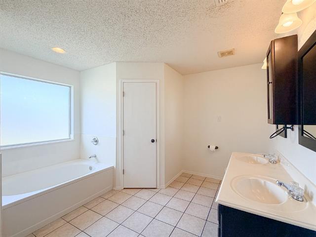 Building Photo - 308 Palm St