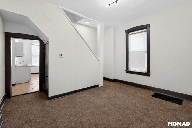 Building Photo - Charming 2BR Townhome in Saint Louis