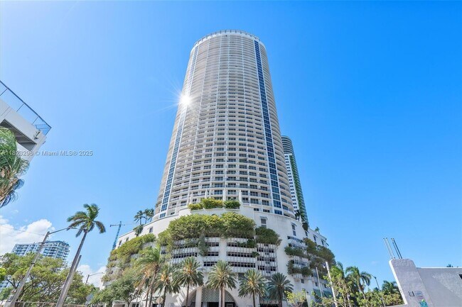 Building Photo - 1750 N Bayshore Dr
