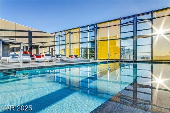 Building Photo - Beautiful 1-bed condo available at Veer