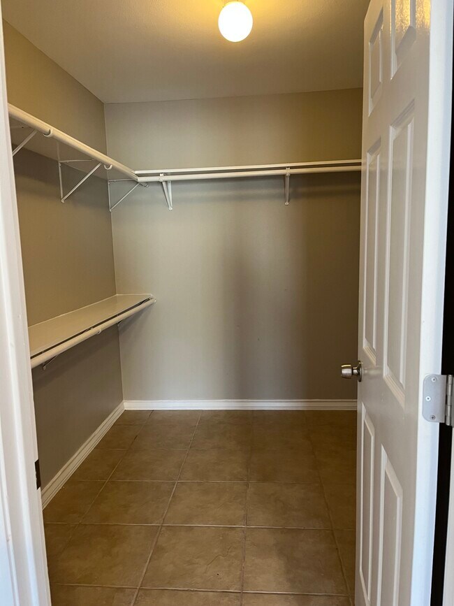 Building Photo - 4213 Easy St