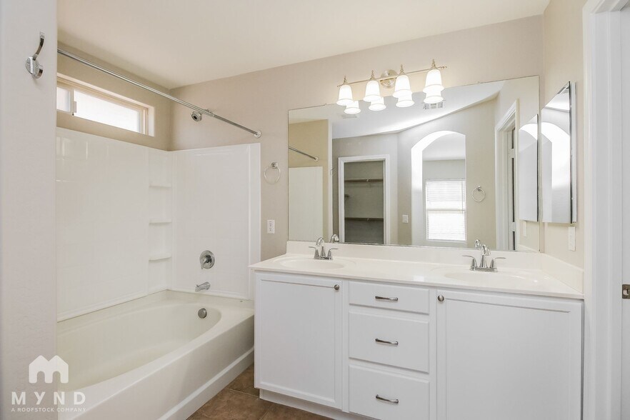 Building Photo - 3263 E Joseph Way