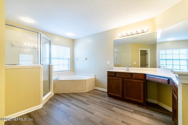 Building Photo - 825 Marjories Way