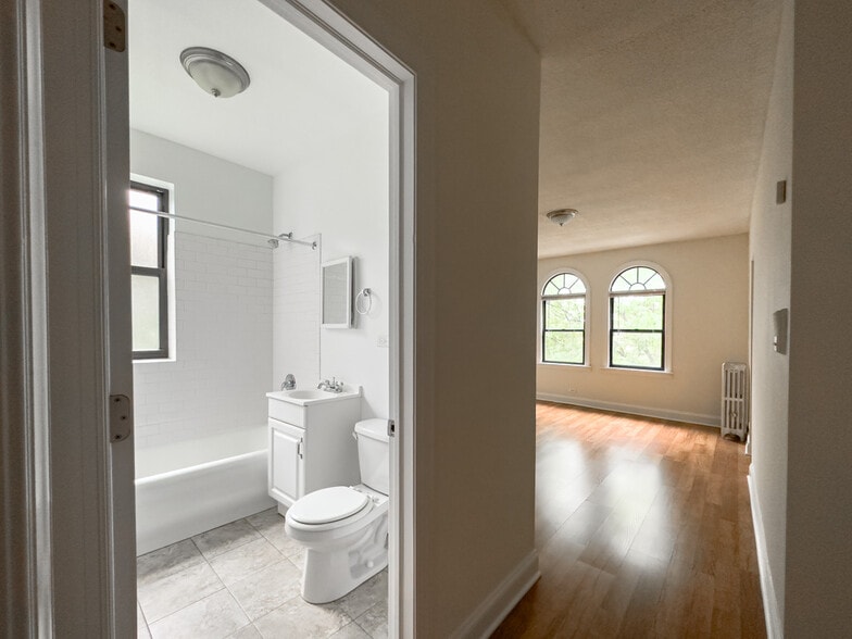 Building Photo - 1742 N Humboldt Blvd