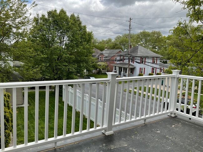 Building Photo - 229 Cocoa Ave