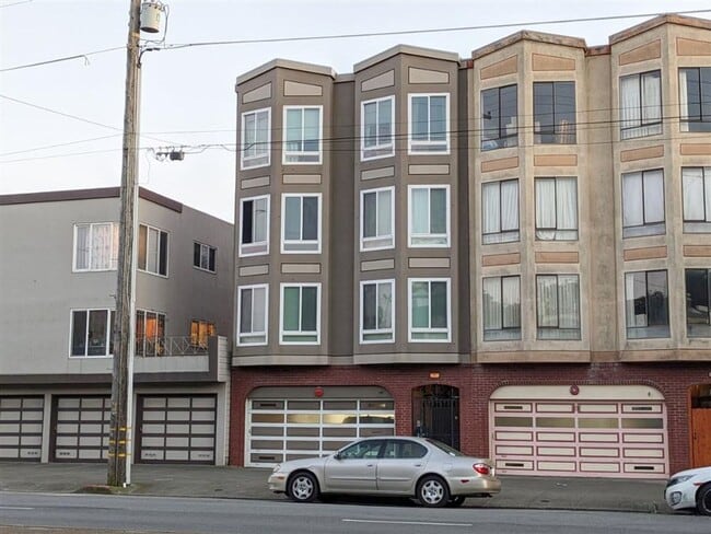 Building Photo - 7221 Geary Blvd