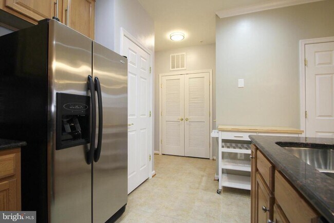 Building Photo - 2415 Rainswood Ln