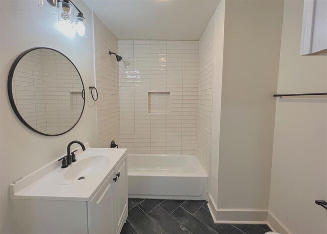 Building Photo - 2542 NW 21st St