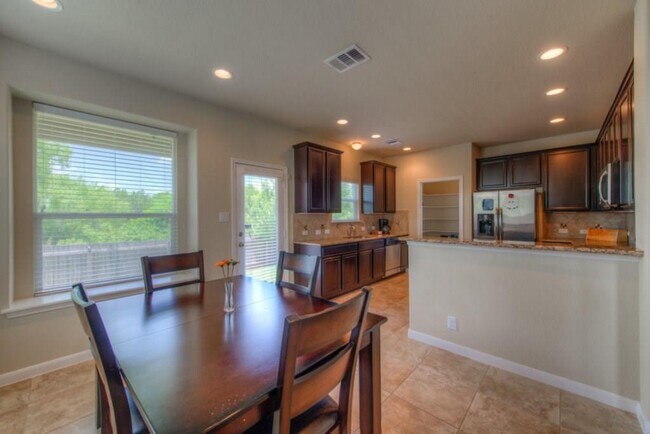 Building Photo - 8520 White Ibis Dr