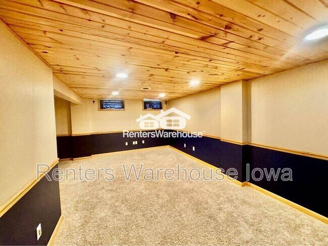 Building Photo - 275 Christopher Ave