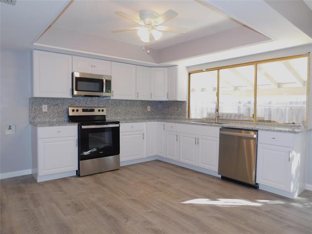 Building Photo - 1524 Carnation Dr