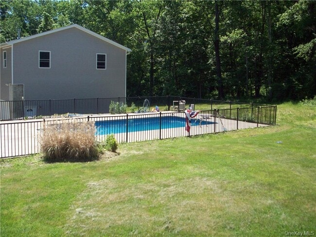 Building Photo - 6 Regent Dr